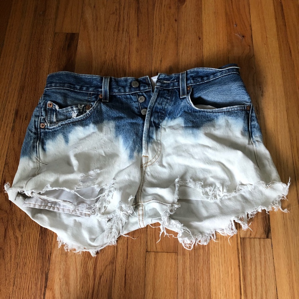 Vintage wash Levi jean shorts W32